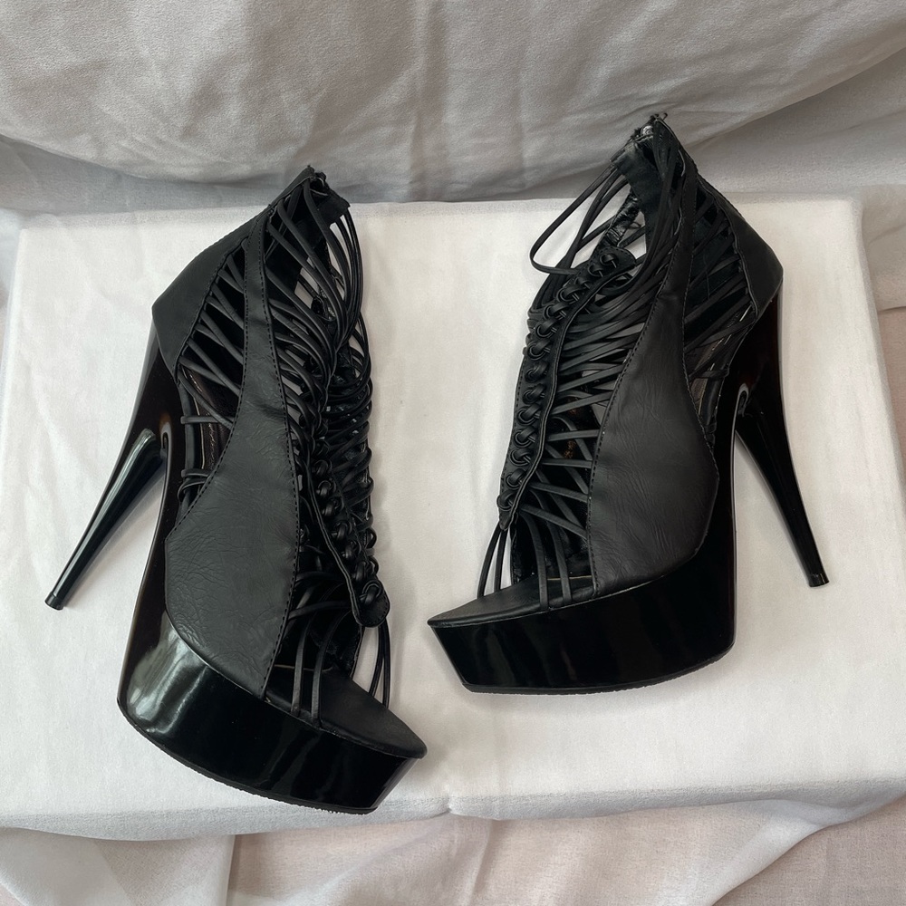 DEADSTOCK Fredericks of Hollywood Strappy Leather Platform Heels